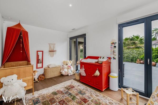 Maison à vendre 934 500 € Eysines 8 p 264 m² DPE A