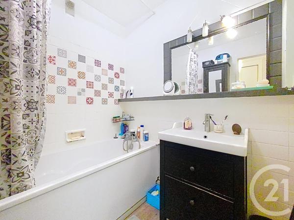 Appartement F4 à vendre  4 pièces - 77 m2 LE MEE SUR SEINE - 77