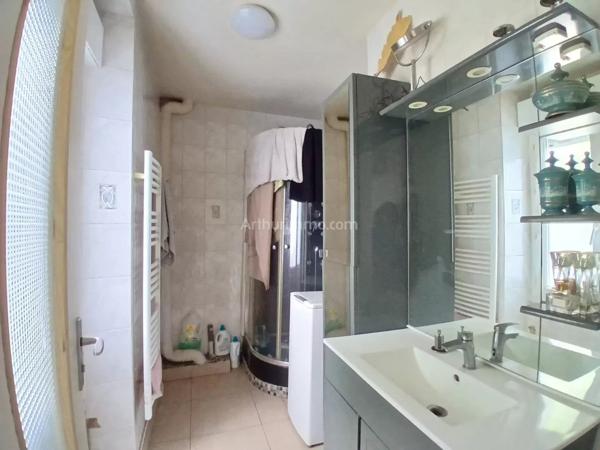 Vente                                                      Appartement
                        
                     2 pièces                      40 m2                     à Villeneuve-Saint-Georges