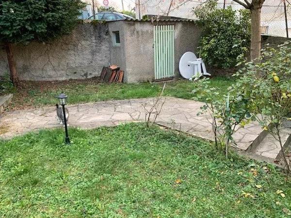 Vente                                                      Appartement
                        
                     2 pièces                      40 m2                     à Villeneuve-Saint-Georges