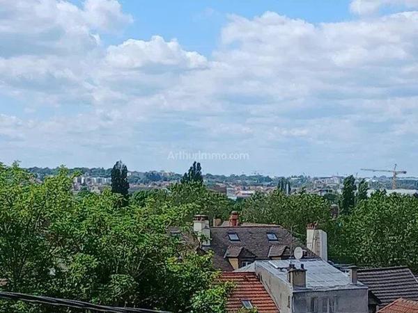 Vente                                                      Appartement
                        
                     2 pièces                      40 m2                     à Villeneuve-Saint-Georges