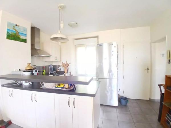 Vente                                                      Appartement
                        
                     2 pièces                      40 m2                     à Villeneuve-Saint-Georges