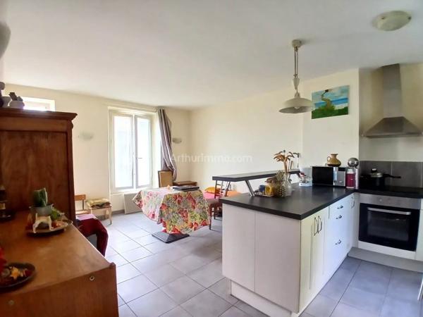 Vente                                                      Appartement
                        
                     2 pièces                      40 m2                     à Villeneuve-Saint-Georges