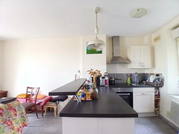 Vente                                                      Appartement
                        
                     2 pièces                      40 m2                     à Villeneuve-Saint-Georges