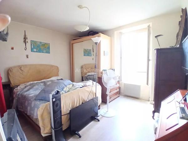 Vente                                                      Appartement
                        
                     2 pièces                      40 m2                     à Villeneuve-Saint-Georges