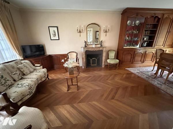 A VENDRE 56 VANNES Bondon, maison 1968 sur sous-sol, 3 chambres + grenier aménageable.