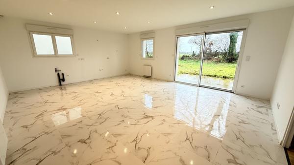 Maison Le Genest Saint Isle 5 pièce(s) 88.9 m2