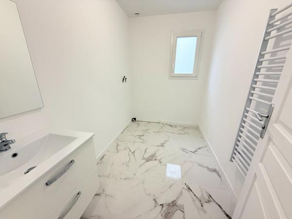 Maison Le Genest Saint Isle 5 pièce(s) 88.9 m2