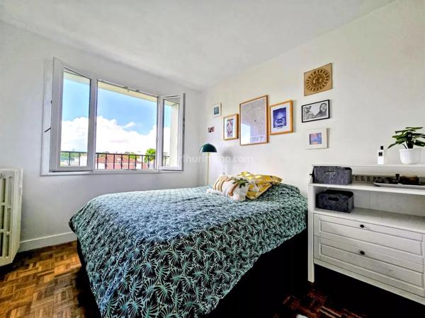 Vente                                                      Appartement
                        
                     3 pièces                      61 m2                     à Nogent-sur-Marne