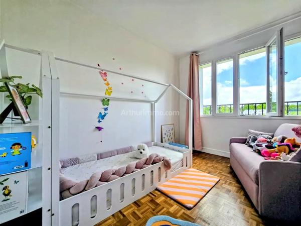 Vente                                                      Appartement
                        
                     3 pièces                      61 m2                     à Nogent-sur-Marne