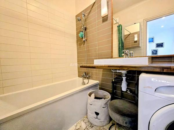 Vente                                                      Appartement
                        
                     3 pièces                      61 m2                     à Nogent-sur-Marne