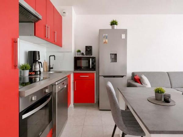 Appartement
         3 pièces
        - 55 m² 179 000 € *