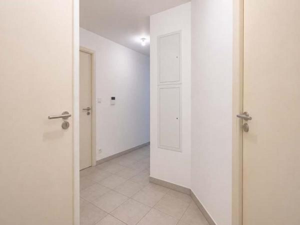 Appartement
         3 pièces
        - 55 m² 179 000 € *