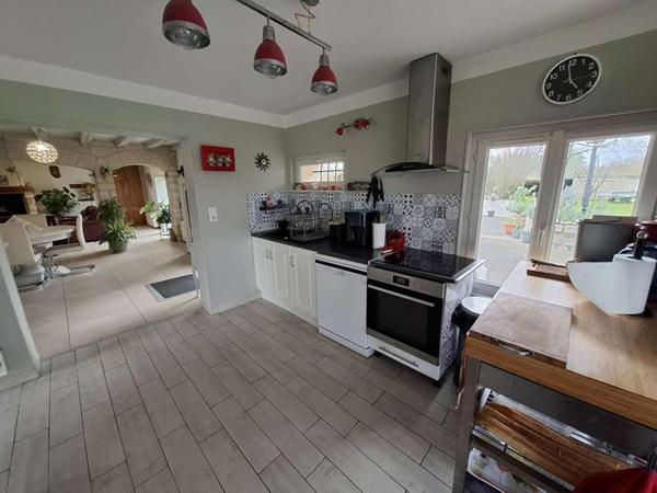 Maison habitable de suite proche L'Aigle 8 pièce(s) 147 m2