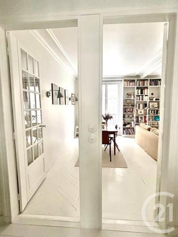 Appartement à vendre  2 pièces - 68,05 m 2   PARIS  - 75004