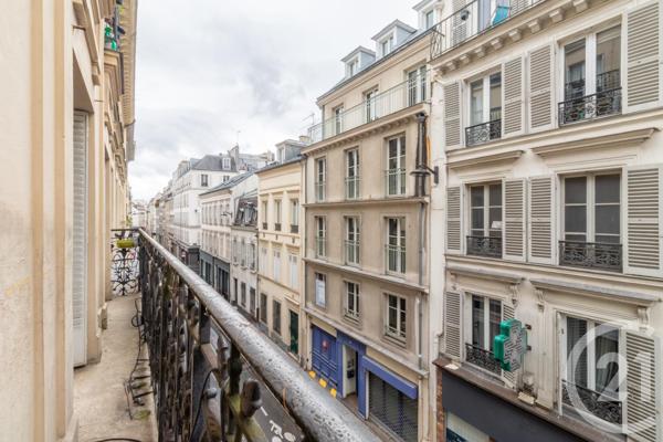 Appartement à vendre  2 pièces - 68,05 m 2   PARIS  - 75004