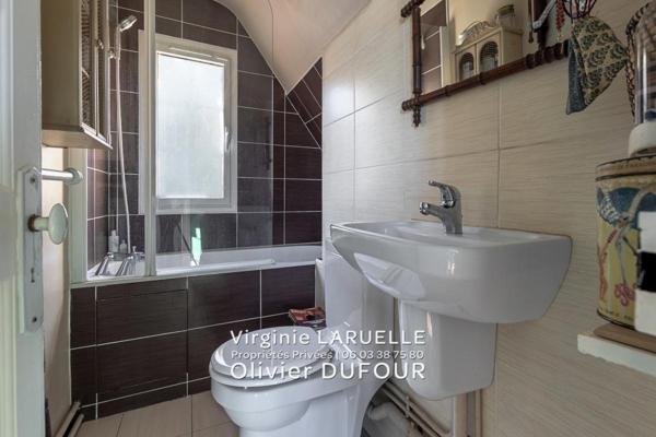 Mont-Saint-Aignan maison 4 chambres, cave et abri voiture