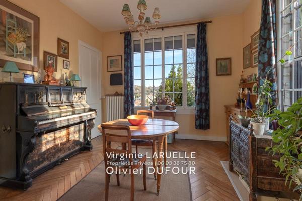 Mont-Saint-Aignan maison 4 chambres, cave et abri voiture