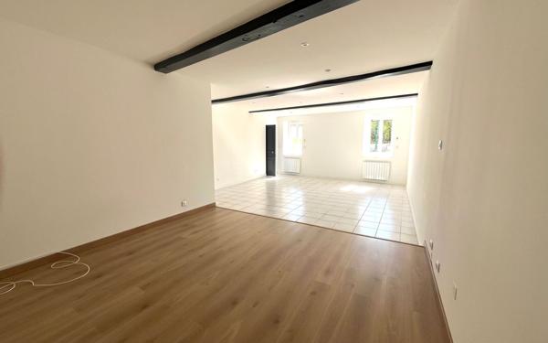 Maison à louer    5 pièces •  Saint-Maurice-de-Gourdans