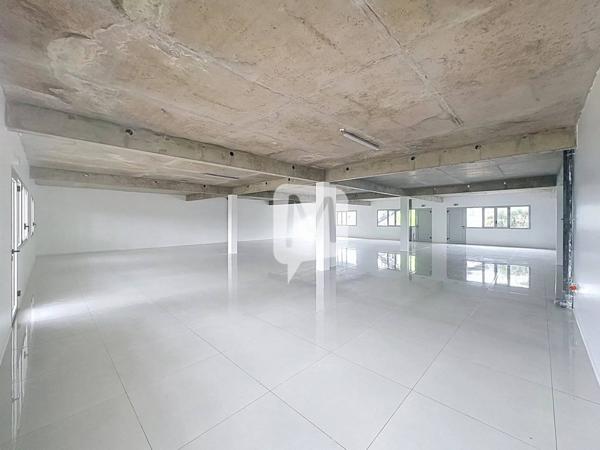Dpt (Guyane) , à louer MATOURY local de 126 m² situé au 1er étage