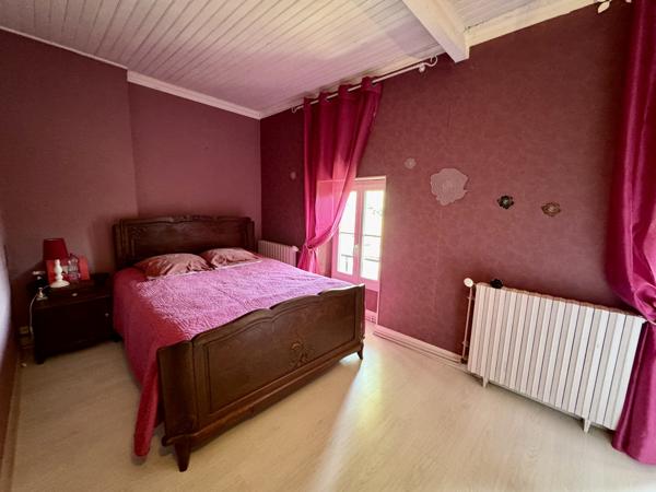 Saint-Paul (33390) Ancienne maison de maître de 290m² avec 200m² de dépendance sur 1,3 Ha de terrain