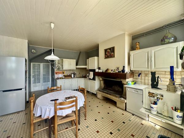 Saint-Paul (33390) Ancienne maison de maître de 290m² avec 200m² de dépendance sur 1,3 Ha de terrain