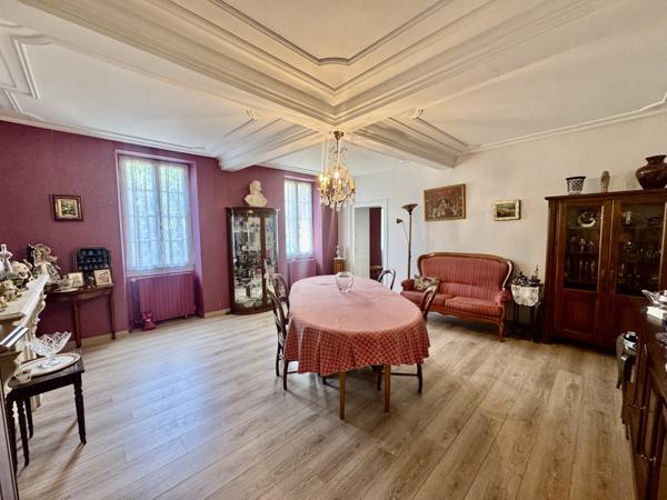 Saint-Paul (33390) Ancienne maison de maître de 290m² avec 200m² de dépendance sur 1,3 Ha de terrain