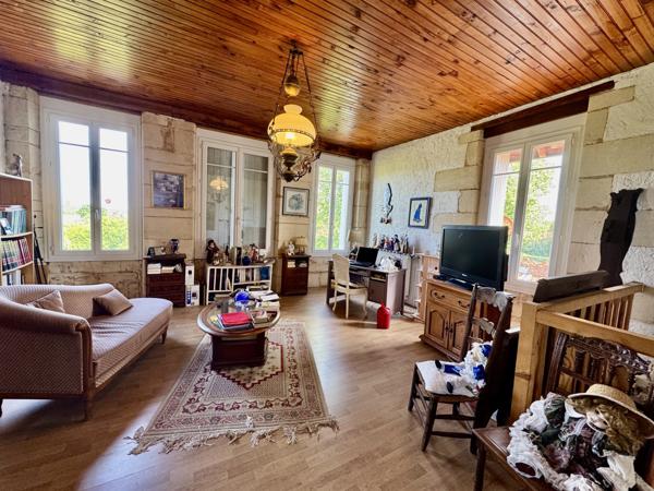 Saint-Paul (33390) Ancienne maison de maître de 290m² avec 200m² de dépendance sur 1,3 Ha de terrain