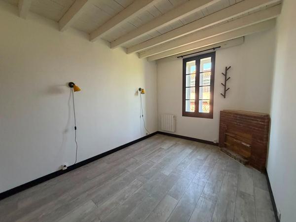 MAISON - LOCAL PROFESSIONNEL - CLIMATISATION - COUR