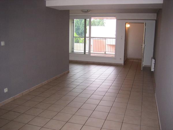 Loue Bourg en Bresse centre T4 avec terrasse quartier calme