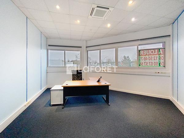 Location bureau Quincy-Voisins - 160 m² - 1 000 €/mois