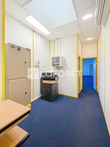 Location bureau Quincy-Voisins - 160 m² - 1 000 €/mois