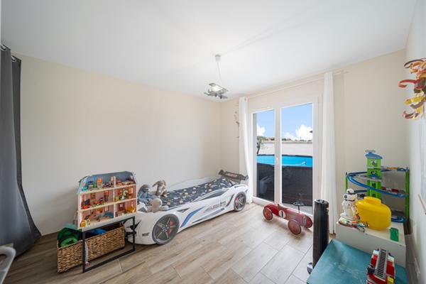 À VENDRE -Belle maison récente de plain-pied -135m2 - 4 chambres avec dressings -Terrain piscinable