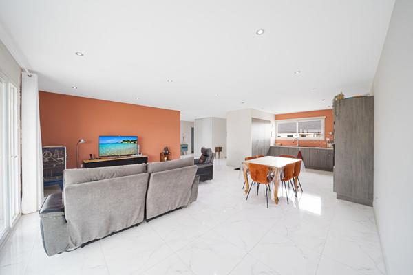 À VENDRE -Belle maison récente de plain-pied -135m2 - 4 chambres avec dressings -Terrain piscinable