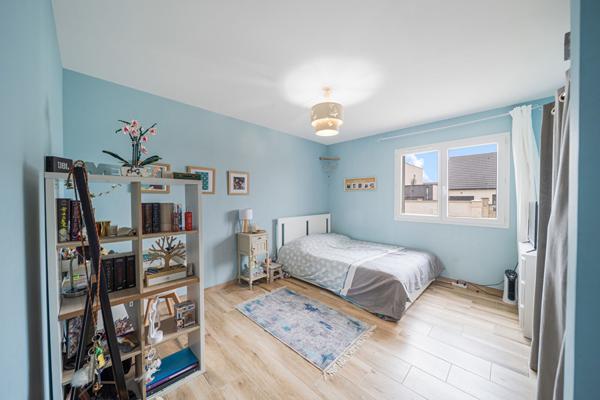 À VENDRE -Belle maison récente de plain-pied -135m2 - 4 chambres avec dressings -Terrain piscinable