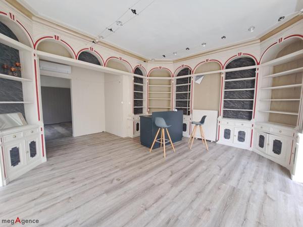 Immeuble à LE MELE-SUR-SARTHE, 61170 - 330m²