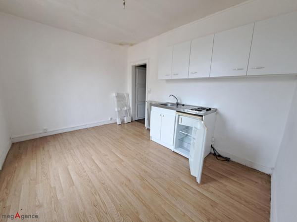 Immeuble à LE MELE-SUR-SARTHE, 61170 - 330m²