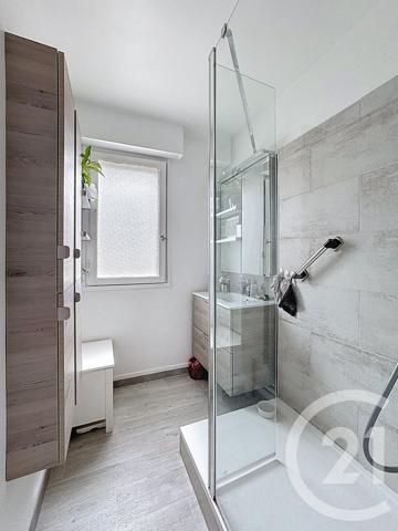 Appartement F4 à vendre  4 pièces - 81,19 m2 ST DENIS - 93