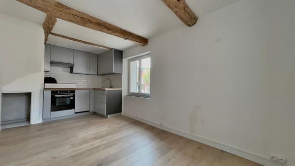 Un appartement TYPE 3 sur la commune de CADOLIVE (13950)