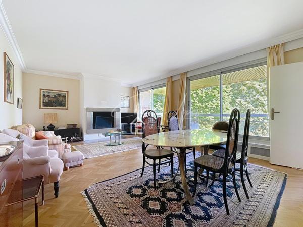 APPARTEMENT 4 pièces avec cave, une réserve et 2 parkings