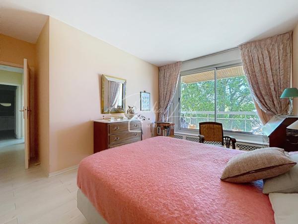 APPARTEMENT 4 pièces avec cave, une réserve et 2 parkings