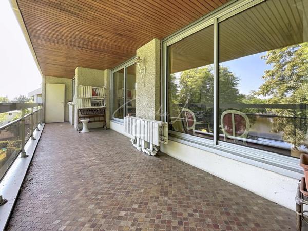 APPARTEMENT 4 pièces avec cave, une réserve et 2 parkings