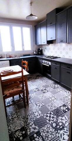 Appartement à CHATEAUROUX, 36000 - 2 pièces 56m²