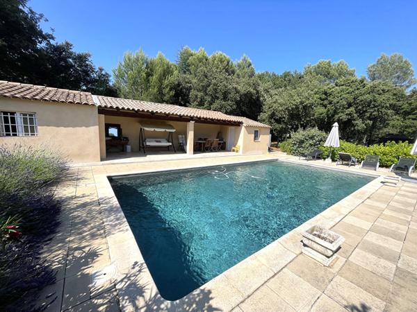 Rognes : Magnifique propriété 9 pièces de 210 m2  avec piscine, pool house et double garage !