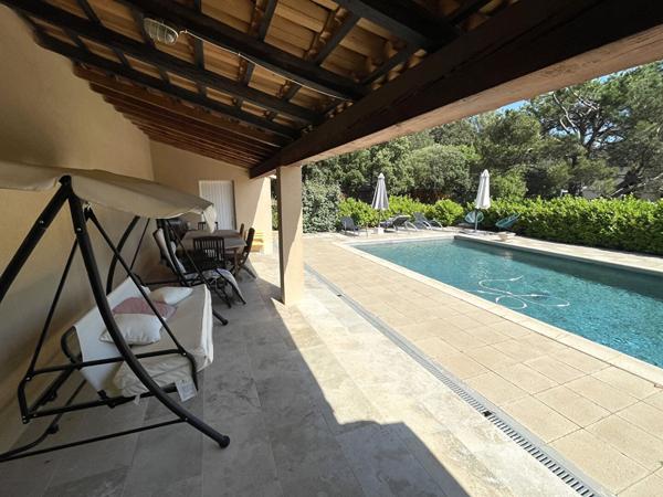 Rognes : Magnifique propriété 9 pièces de 210 m2  avec piscine, pool house et double garage !