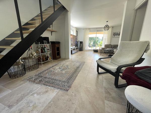 Rognes : Magnifique propriété 9 pièces de 210 m2  avec piscine, pool house et double garage !