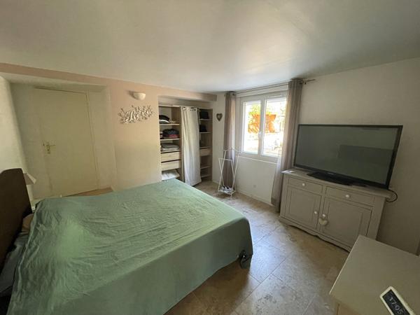 Rognes : Magnifique propriété 9 pièces de 210 m2  avec piscine, pool house et double garage !