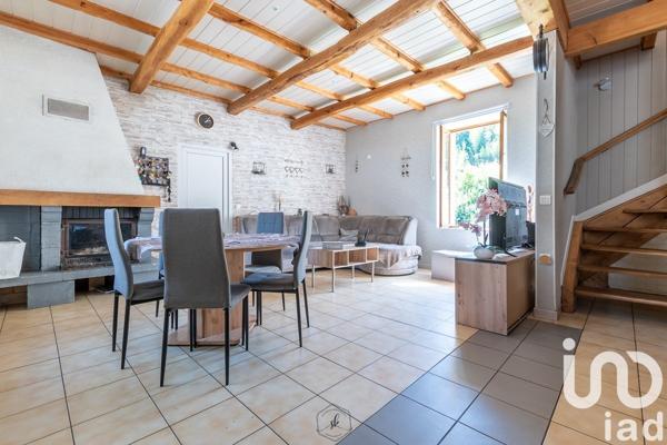 Maison de village 7 pièces de 151 m² à Moyeuvre-Grande (57250)