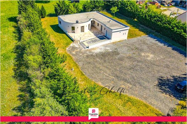maison contemporaine de plain-pied avec 3 chambres- garage-beau terrain