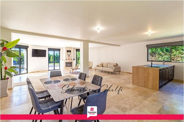 maison contemporaine de plain-pied avec 3 chambres- garage-beau terrain